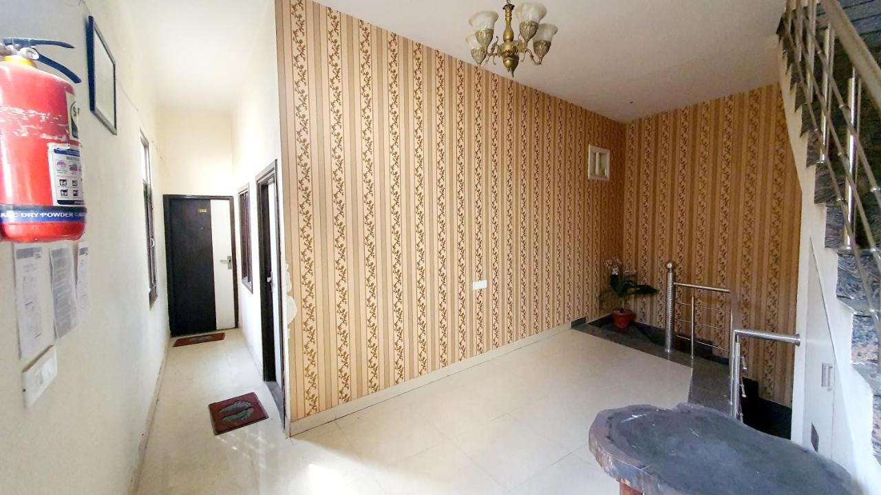 Hotel Amritsar Inn Екстериор снимка