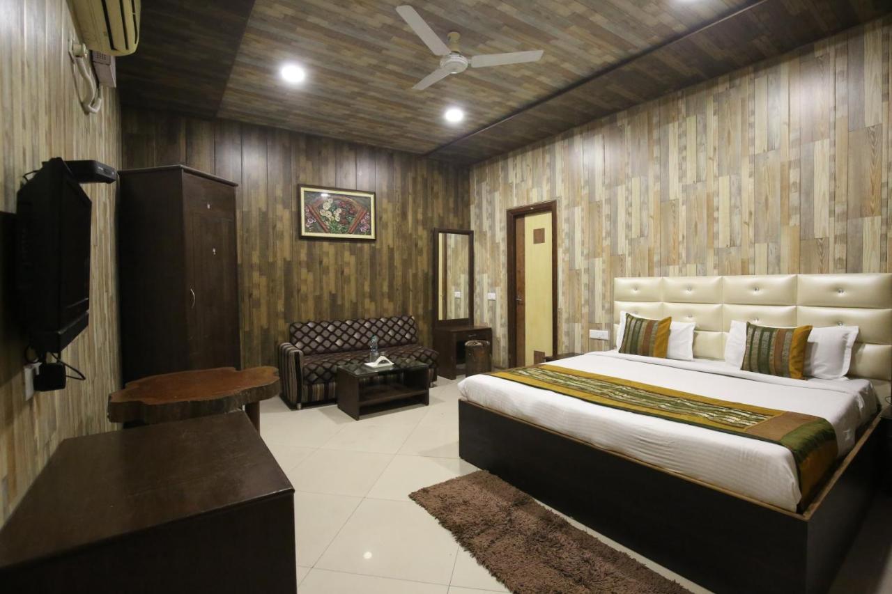 Hotel Amritsar Inn Екстериор снимка