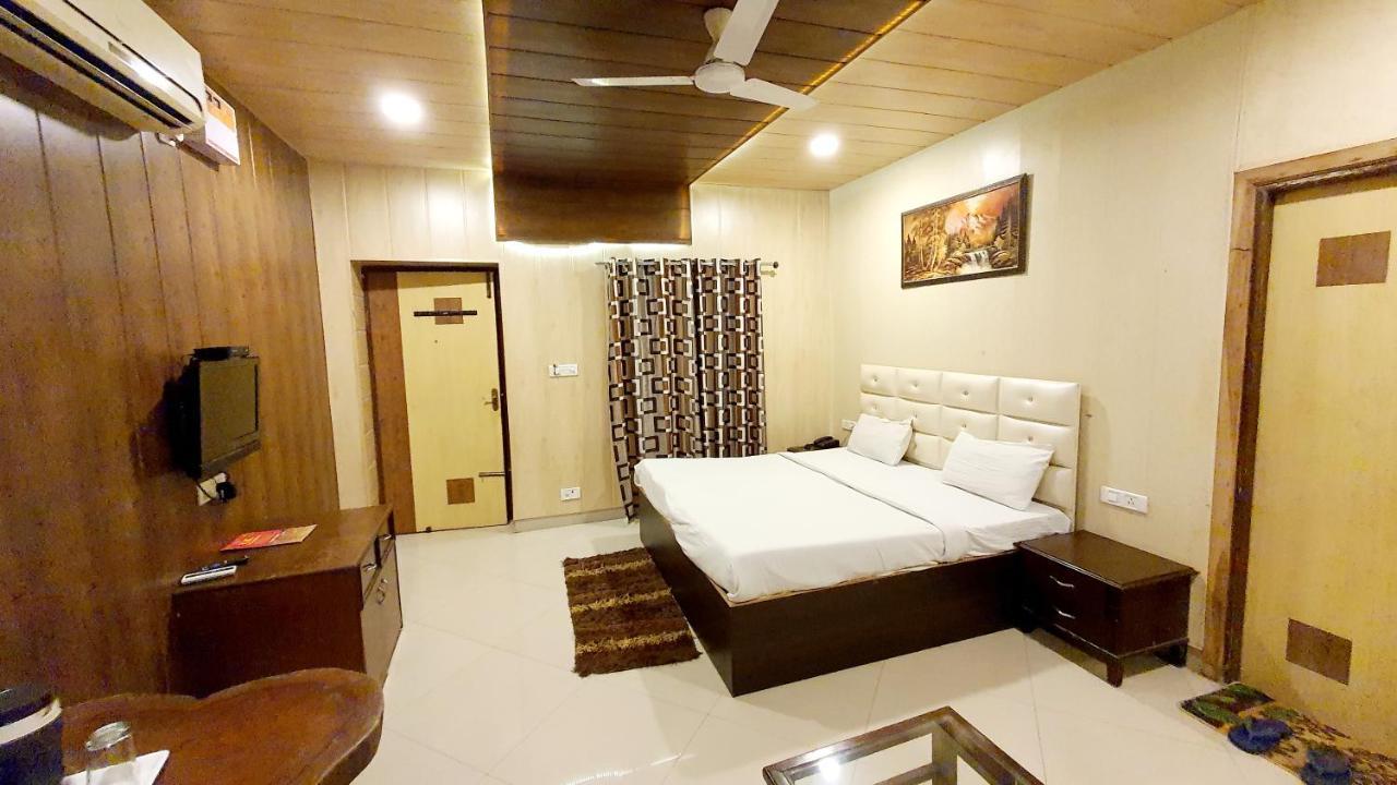 Hotel Amritsar Inn Екстериор снимка