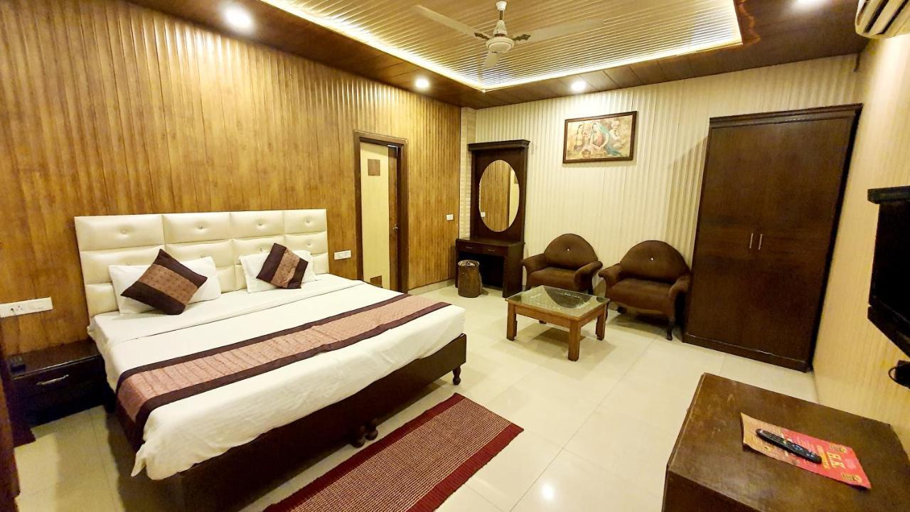 Hotel Amritsar Inn Екстериор снимка